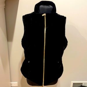Like new velvet Calvin Klein XL vest with gold zipper and pockets